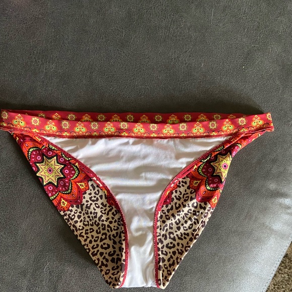 Venus bikini bottoms size 6 - Picture 4 of 6
